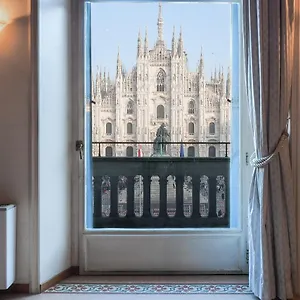 https://unique-duomo-luxury-property.italymilanhotels.net